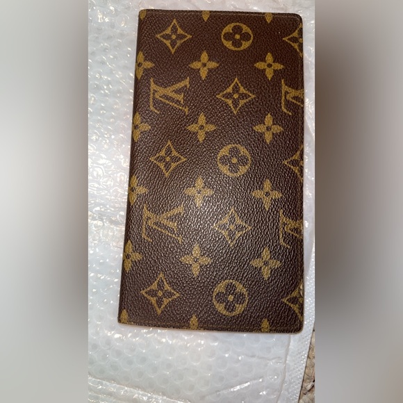 Authentic Louis Vuitton Cheque /Passport wallet in monogram - Picture 2 of 3